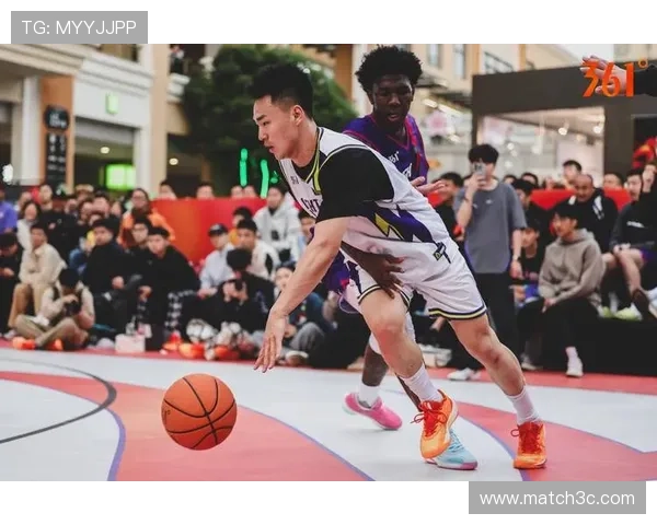 全新视角解读篮球赛事热点评论与赛场瞬间精彩分析 - 副本